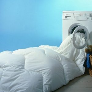 9 Tips Mudah Mencuci Bersih Bedcover