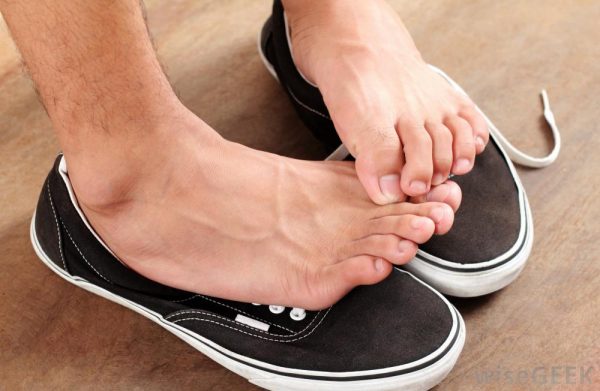 4 Cara Mudah Mengobati Kaki Lecet