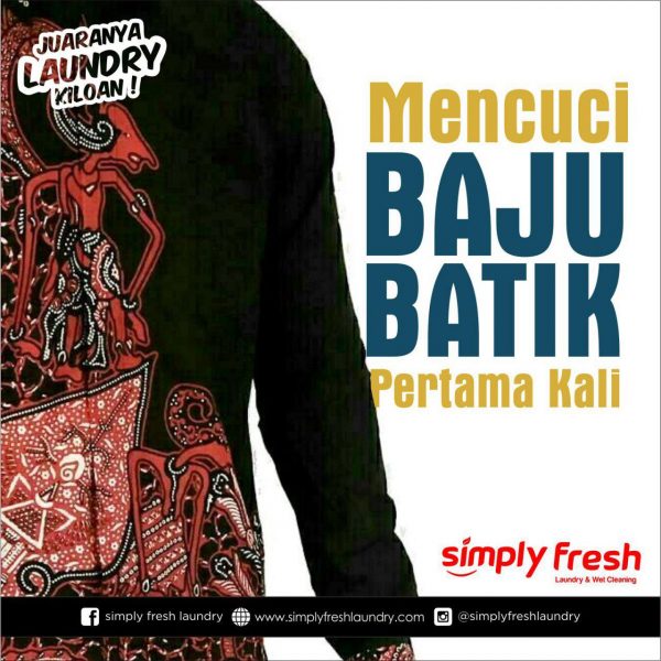 mencuci baju batik
