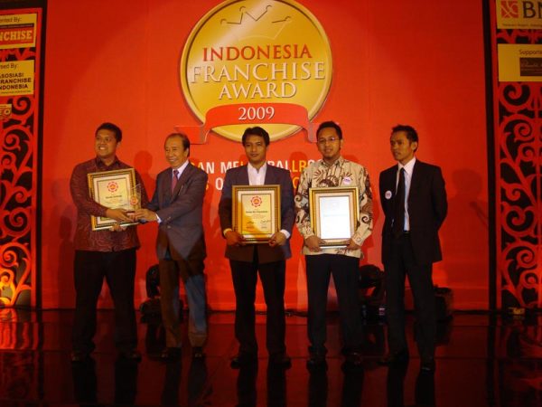 penghargaan-franchiselaundry-young-entrepreneur